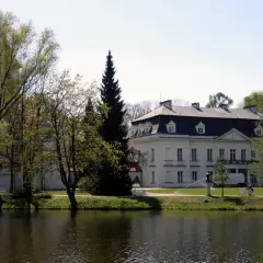 Gdzie kręcono "Znachora"? Lokacje z filmów 1982 i 2023