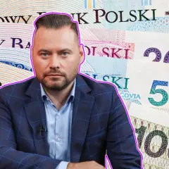 Mężczyzna w garniturze na tle polskich banknotów. Czy to odpowiedź na pytanie, ile zarabia krytyk filmowy?