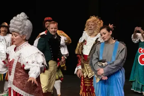 Płocki Teatr: Aktorzy, spektakle i legendy sceny poznaj ich!