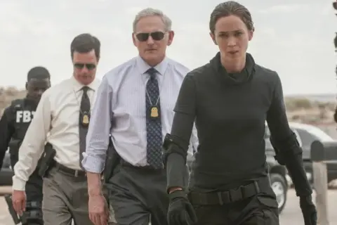 Agenci FBI w akcji, przygotowani na trudną misję w stylu Sicario 3.