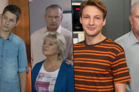 Aktor z Klanu, młody mężczyzna w pasiastej koszulce, obok starszy pan w błękitnej koszuli.