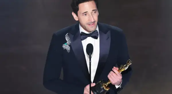 Adrien Brody z Oscarem, symbol jego bogatej filmografii.
