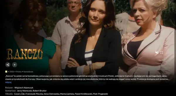 Trzy kobiety i mężczyzna na tle zieleni. Tytuł serialu "Ranczo" błyszczy złotem.