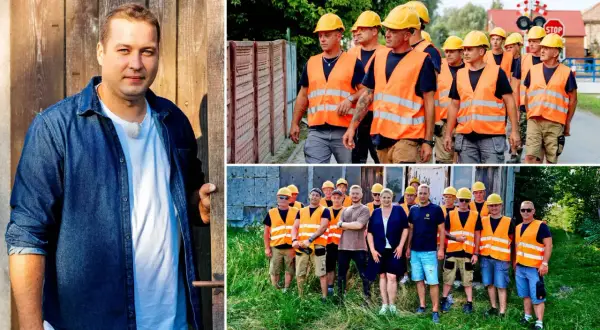 Mężczyzna w dżinsowej koszuli, otoczony przez ekipę budowlaną w kamizelkach odblaskowych i kaskach. To prawdziwy człowiek do wszystkiego, gotowy do pracy.