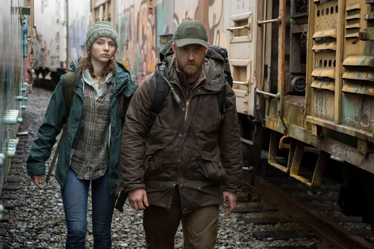 Ben Foster w filmie Zatrzymać mrok (Leave No Trace)